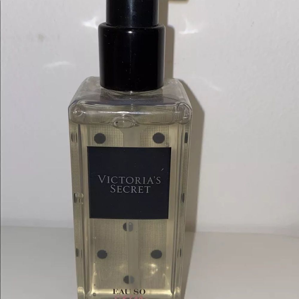 Victoria's Secret EAU SO SEXY Fragrance Body Wash 8.4 FL OZ - Picture 4 of 5